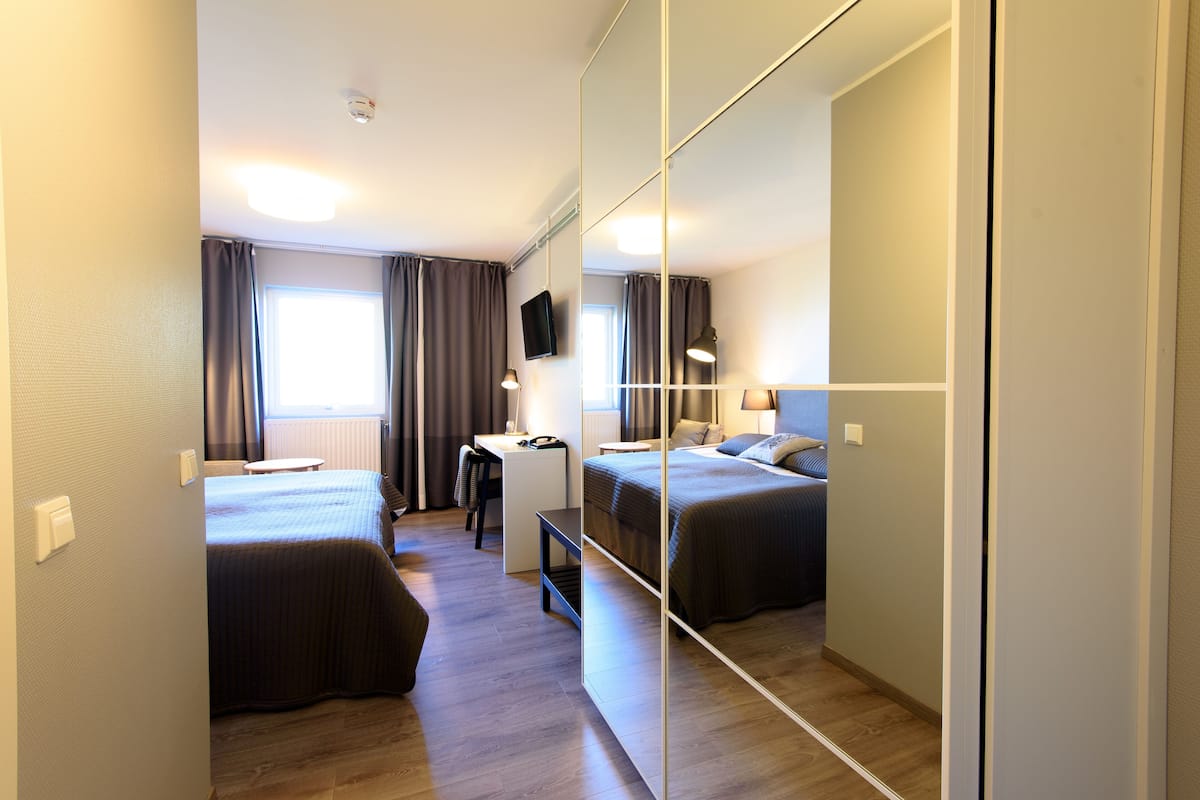 double room | 1 bedroom, desk, free cots/infant beds, free wifi