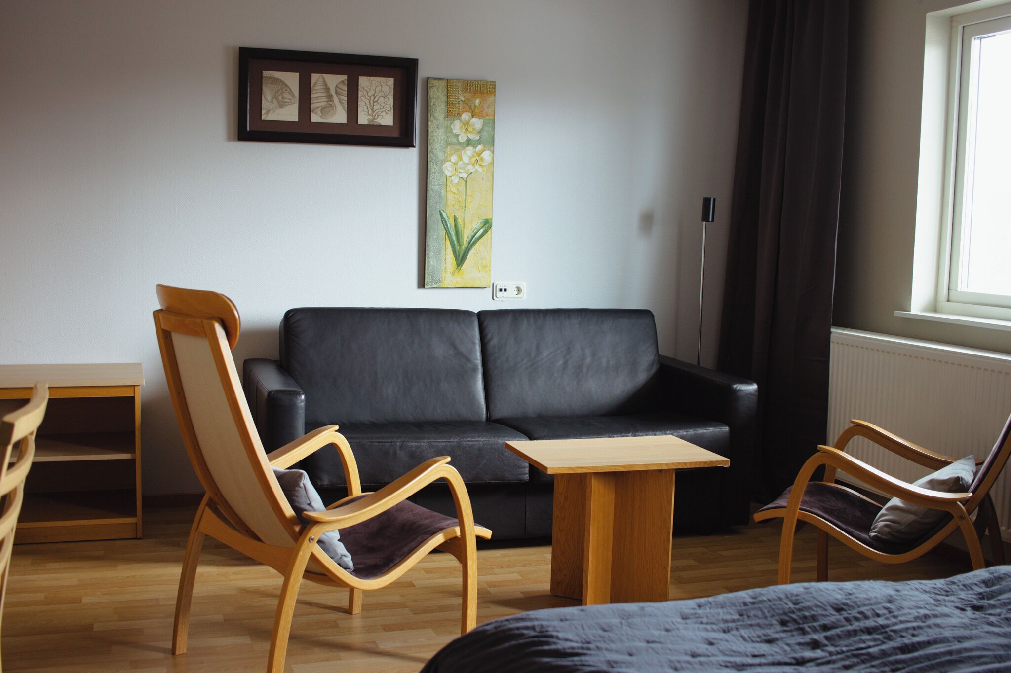 family room | 1 bedroom, desk, free cots/infant beds, free wifi