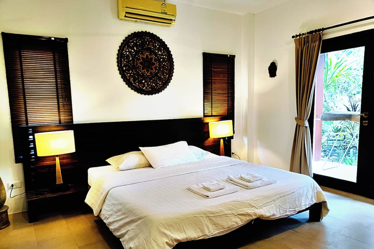 Luxury Villa, 2 Bedrooms, Pool View, Poolside | 2 bedrooms, in-room safe, individually furnished, free WiFi