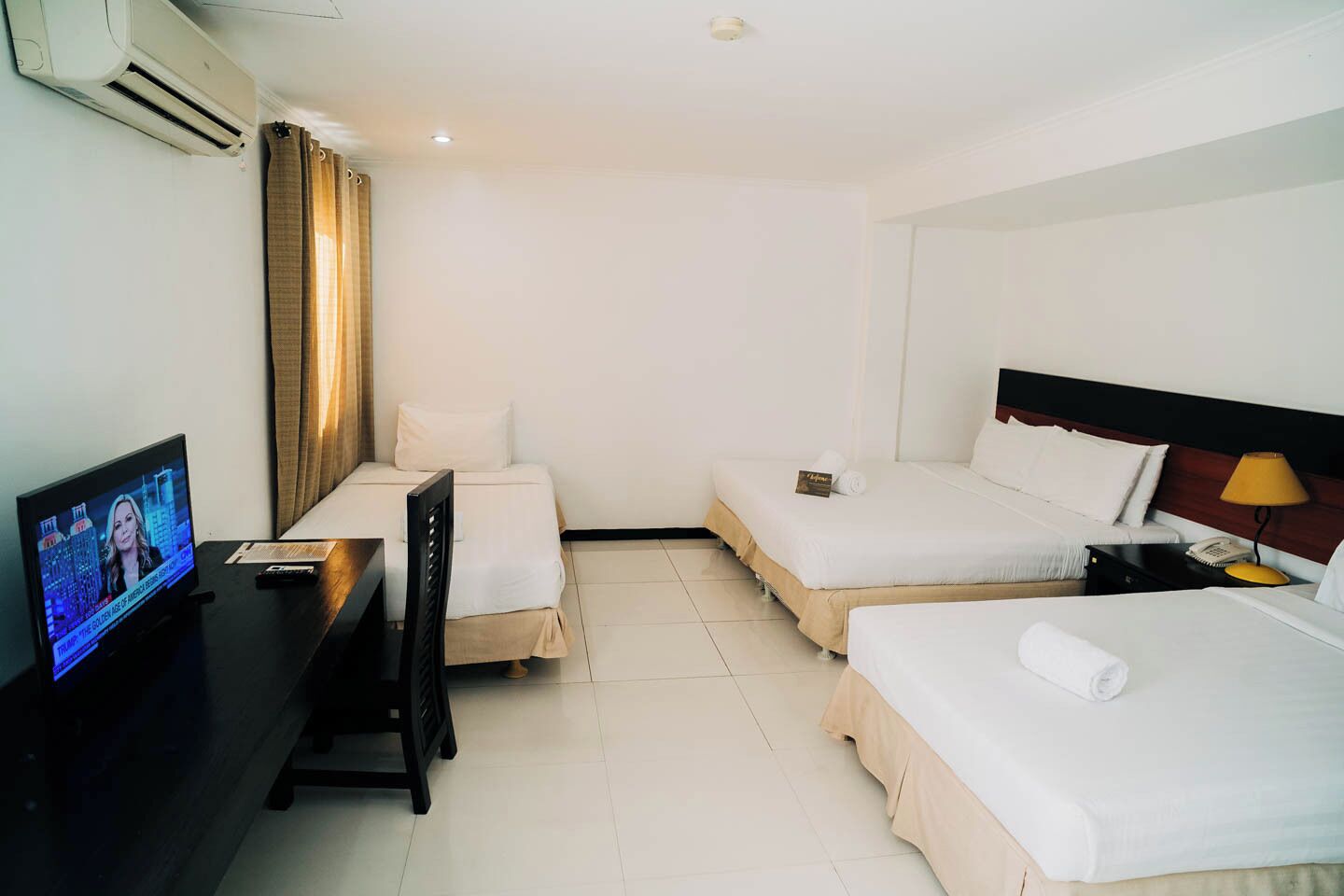 Coffres-forts dans les chambres, bureau, rideaux occultants