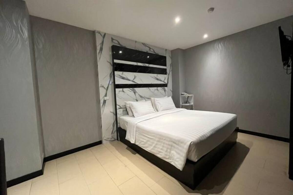 1 dormitorio, decoración individual, cortinas opacas