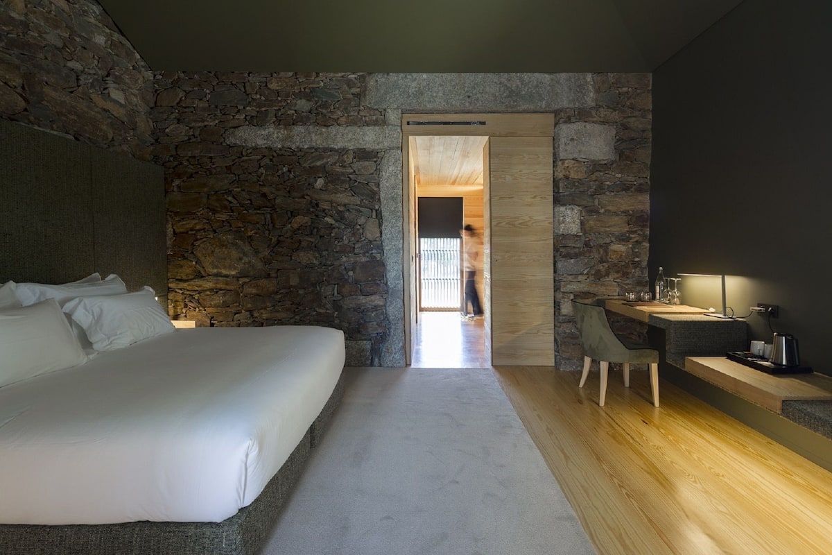 Minibar, in-room safe, soundproofing, free WiFi