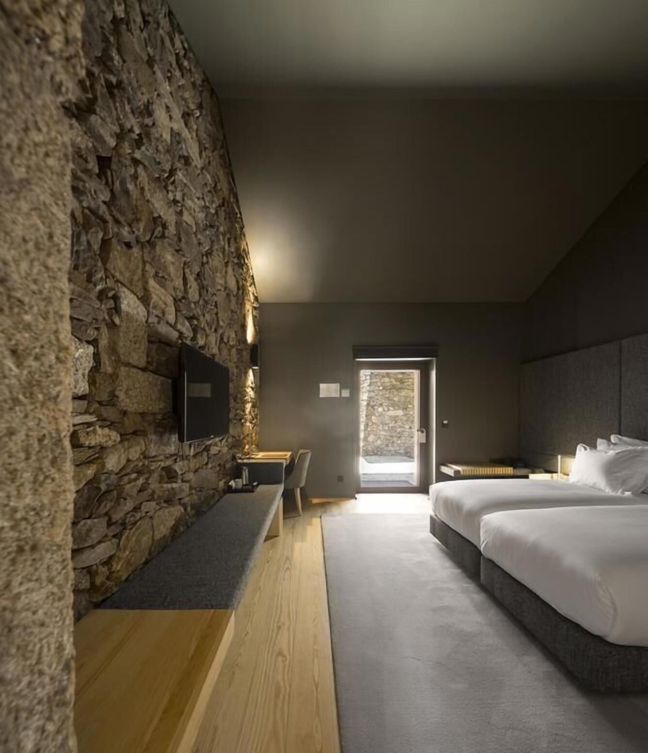 Minibar, in-room safe, soundproofing, free WiFi