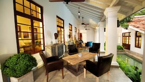 Unclassified image, 2 of 87, button - D Pavilion Boutique Hotel (Colombo)