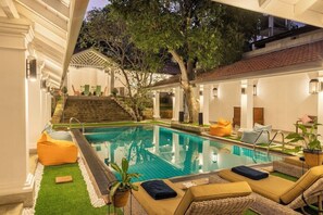 Outdoor pool - D Pavilion Boutique Hotel (Colombo)