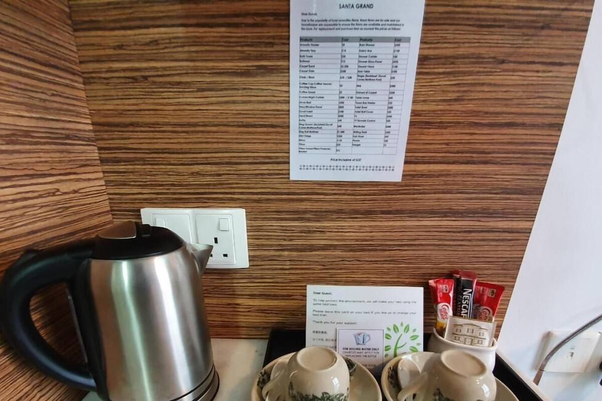 Kopi dan/atau alat penyeduh kopi