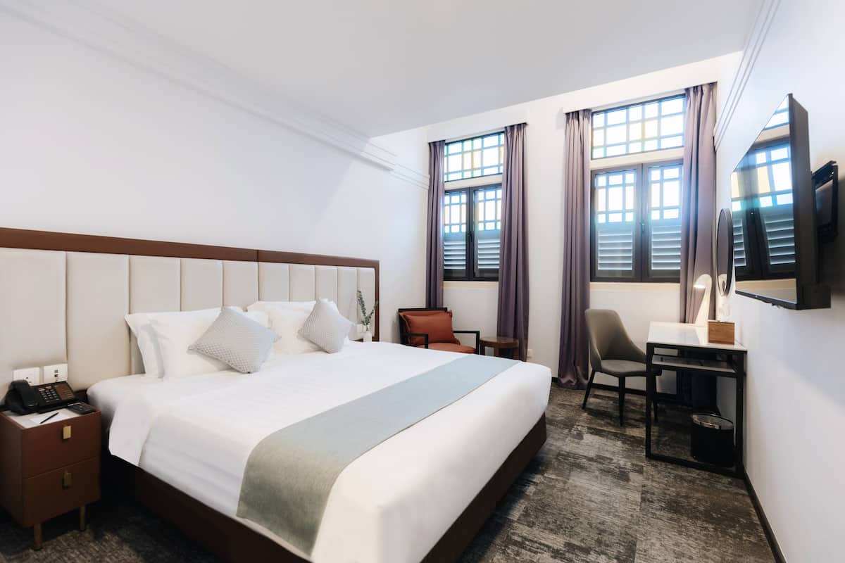 Deluxe-Zimmer | Hochwertige Bettwaren, kostenlose Minibar, Zimmersafe, Schreibtisch