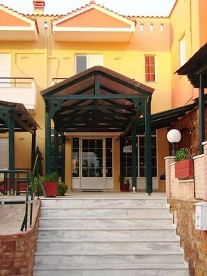 Front of property - Sunrise Hotel (Chios)