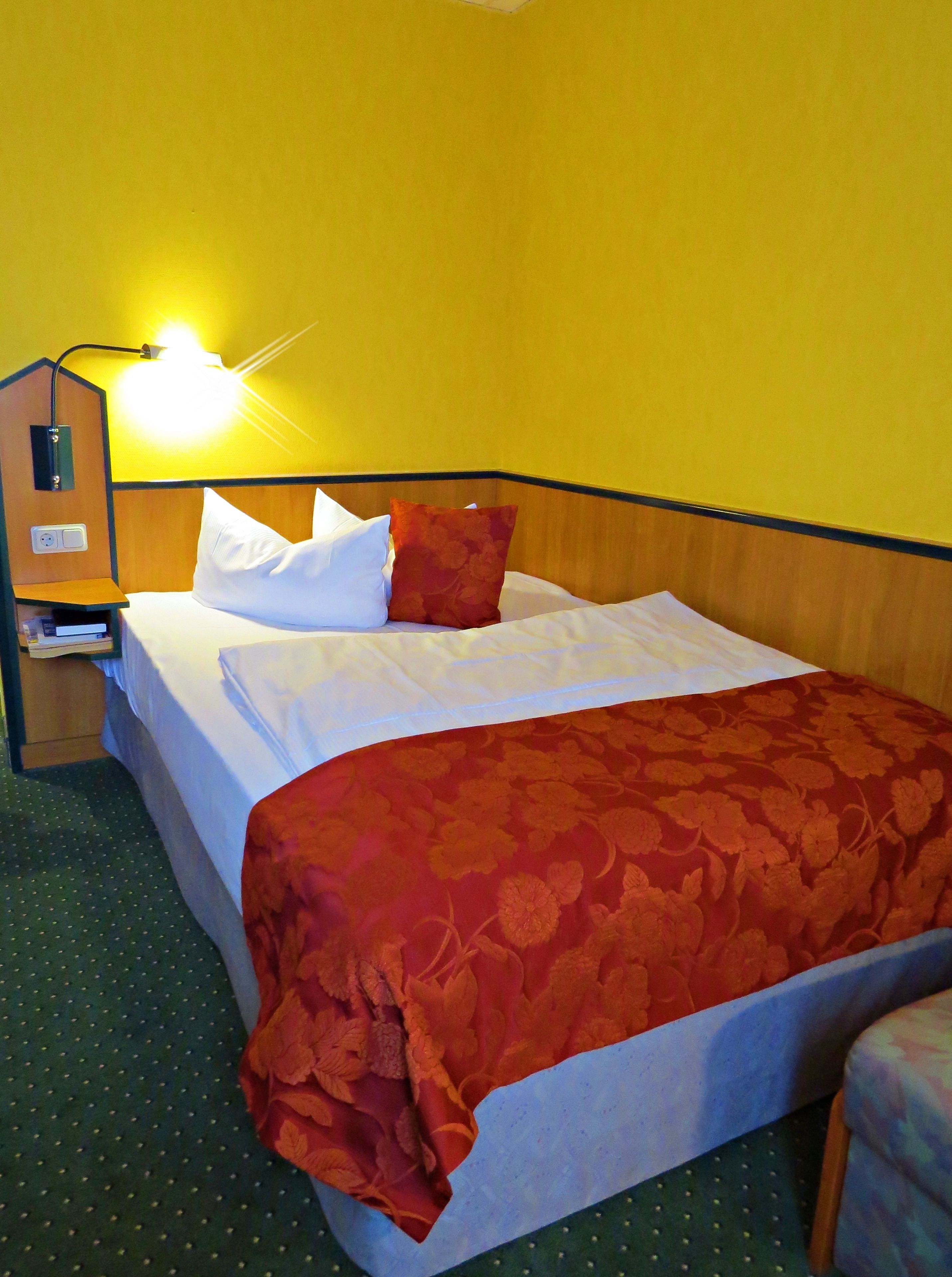economy double room | in-room safe, desk, iron/ironing board, free cots/infant beds