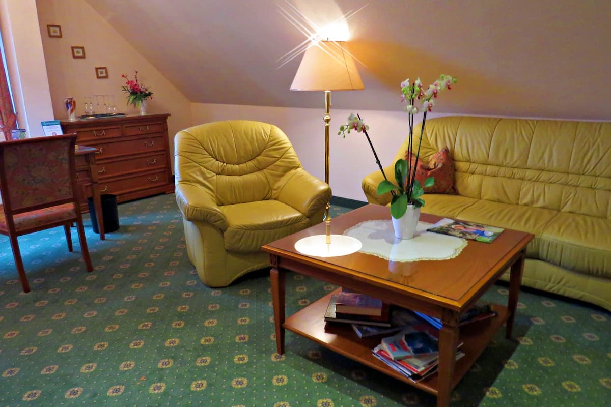 apartment (2 adults) | living area | flat-screen tv