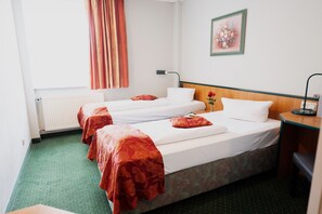 Double Room | In-room safe, desk, iron/ironing board, free cribs/infant beds