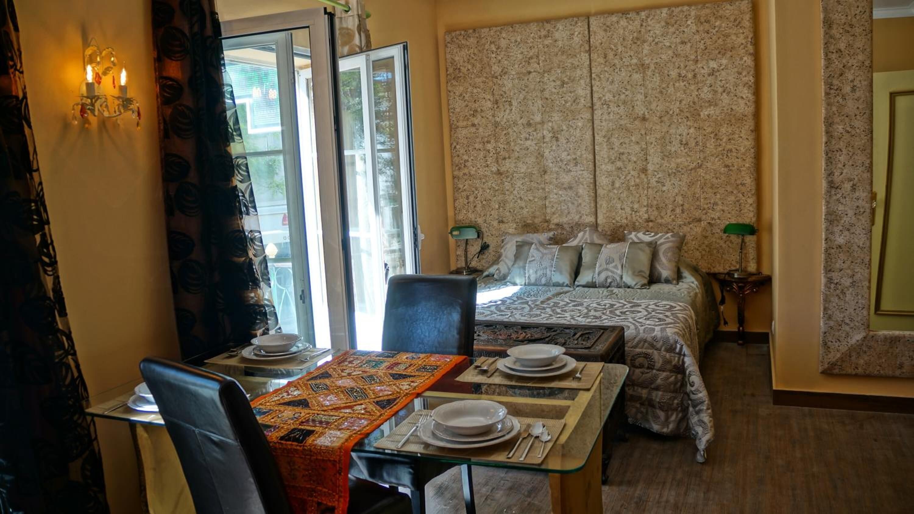 Soundproofing, free WiFi, bed sheets