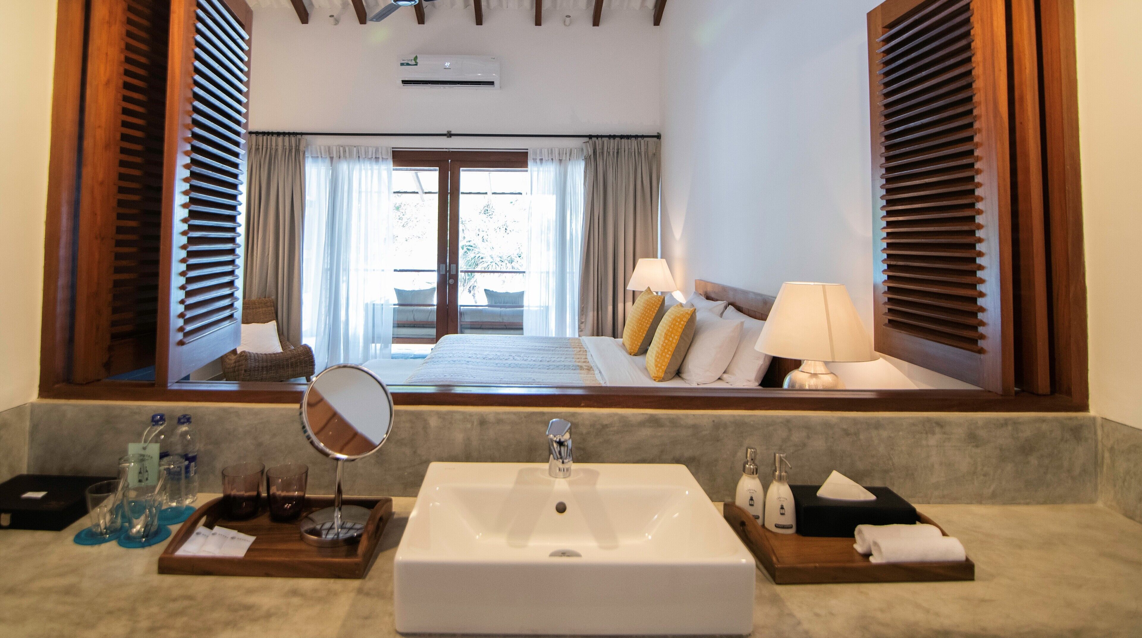 Roupas de cama premium, cofres nos quartos, individualmente decorados