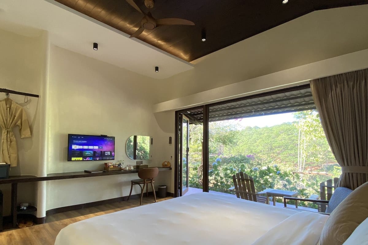 Bungalow Deluks, pemandangan gunung | 1 kamar tidur, seprai premium, minibar, dan brankas