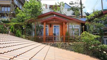 Bangalô luxo, vista para a montanha | Fachada da propriedade