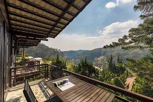 Familjebungalow - utsikt mot bergen | Terrass/Patio