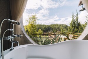 Family Deluxe Bungalow | Bathroom | Separate tub and shower, deep soaking tub, rainfall showerhead