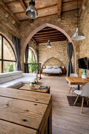 Suite El Tinell | 4 Schlafzimmer, hochwertige Bettwaren, Betten mit Memory-Foam-Matratzen