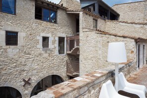 Exterior - AS Palau dels Alemanys (Girona)