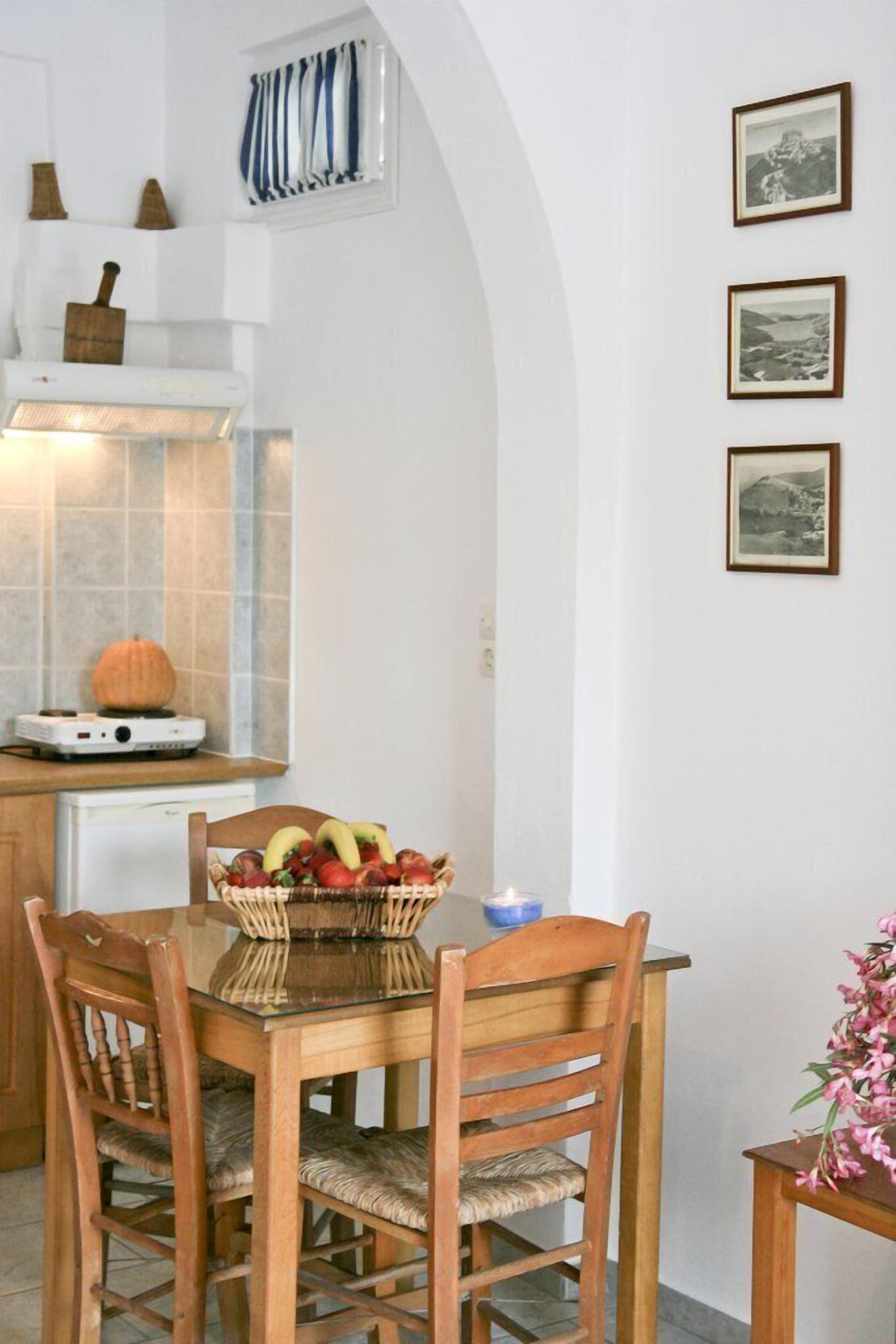 Studio | In-room dining