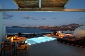 Deluxe Suite,Private pool, Caldera view | Private pool - Neptune Luxury Spa Suites (Santorini)