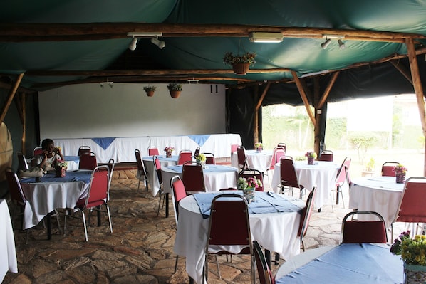 Breakfast, lunch served; international cuisine, al fresco dining
