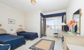 書桌、遮光窗簾/窗簾、免費嬰兒床、摺床/加床 (收費)