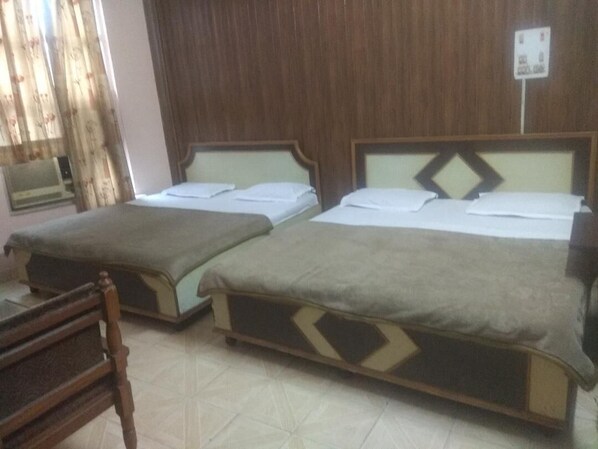 Quadruple Room | Peti besi dalam bilik, kalis bunyi, Wi-fi percuma