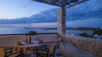 Suite ejecutiva, vista al mar | Terraza o patio