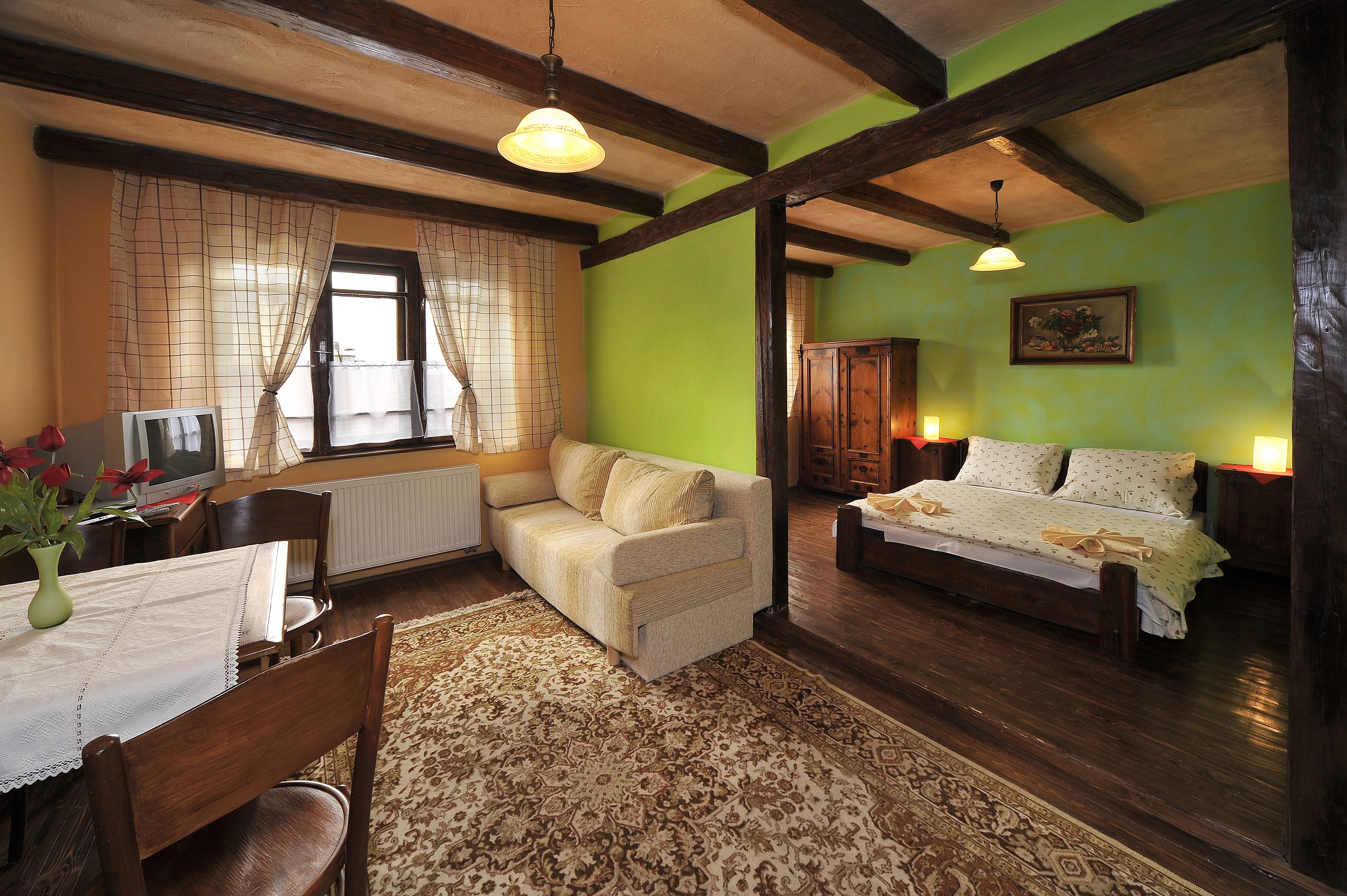 Family Apartment | Desk, cots/infant beds, rollaway beds, free WiFi
