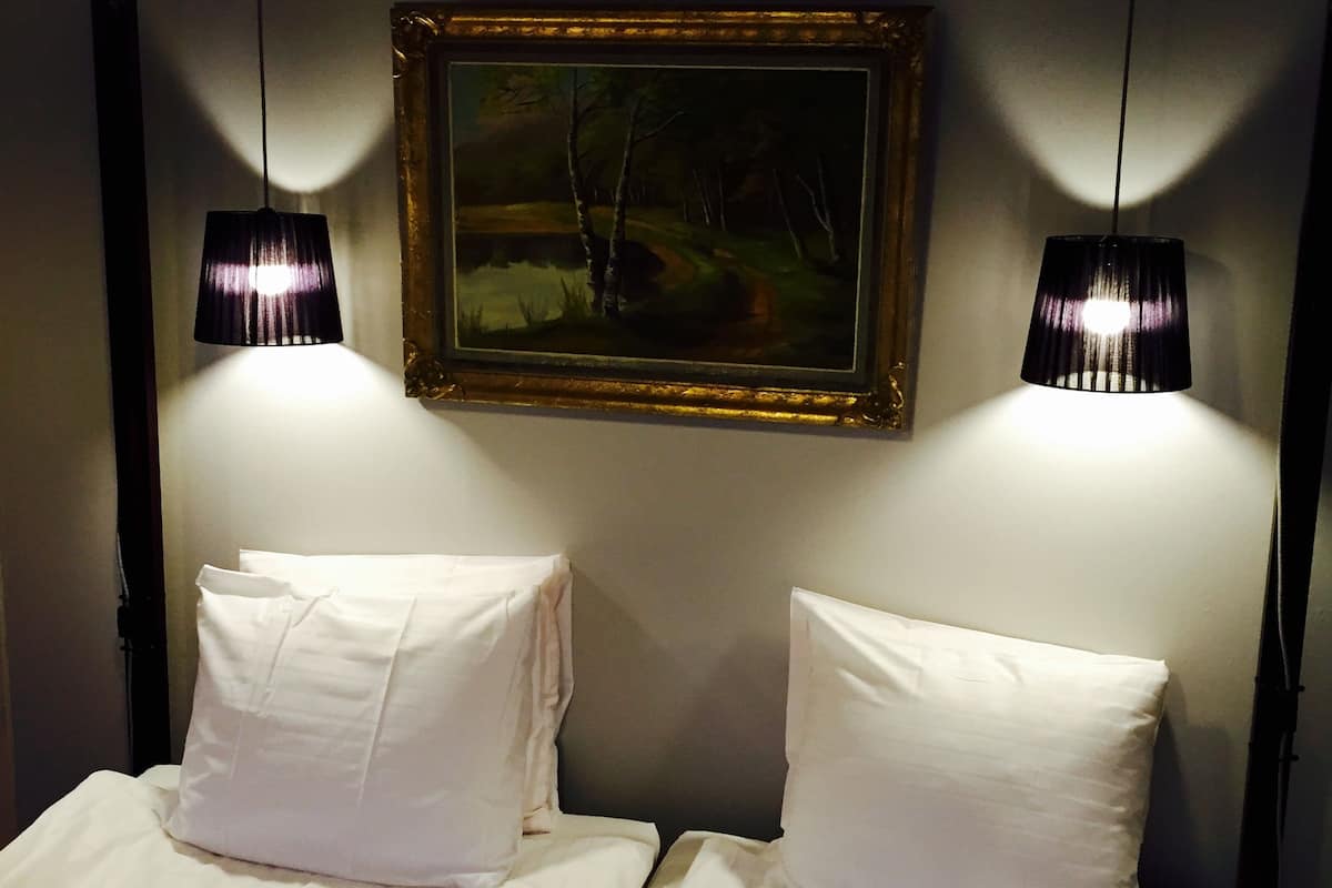 classic double room | 1 bedroom, individually decorated, individually furnished