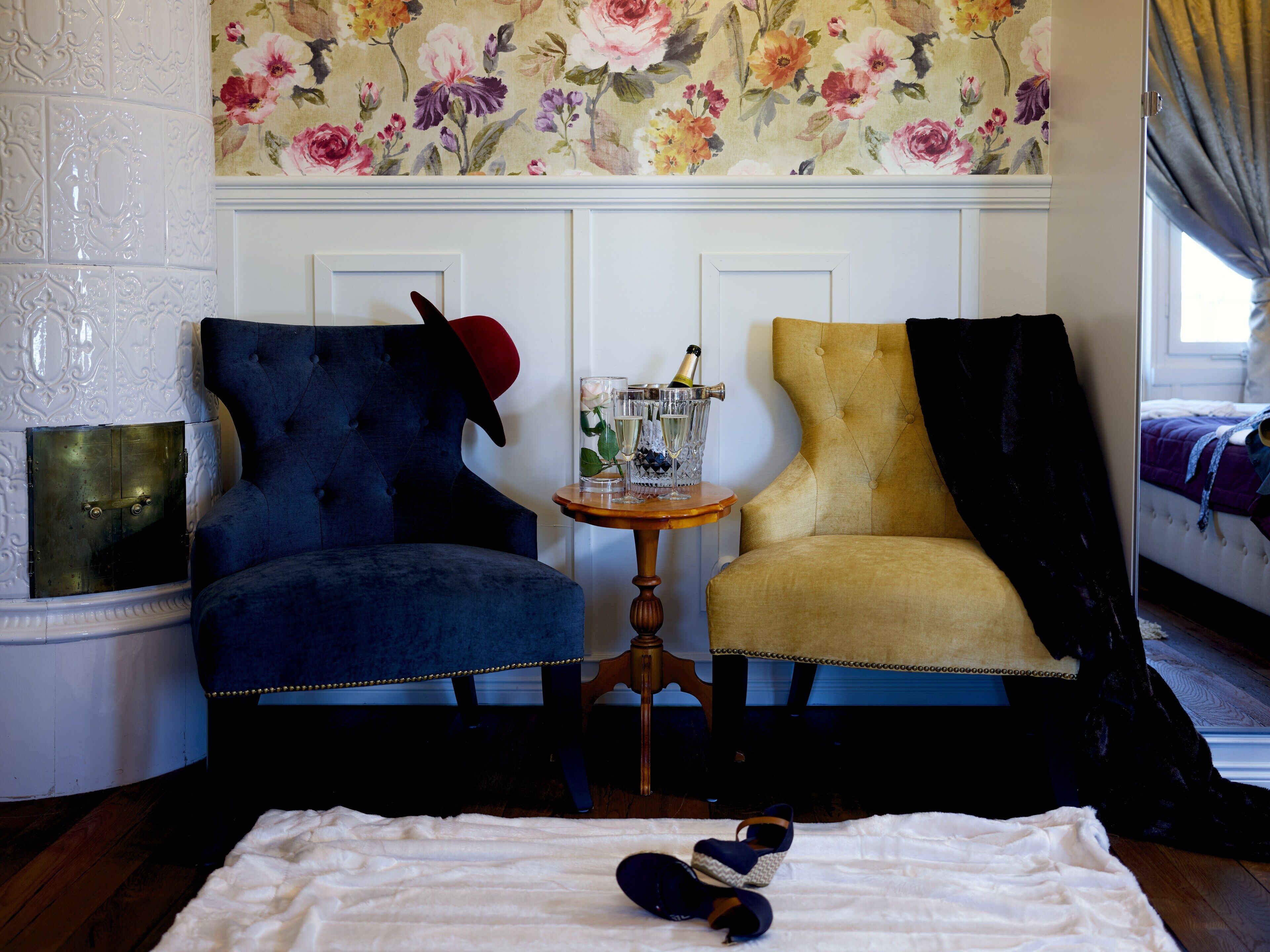 superior double room, partial lake view | 1 bedroom, individually decorated, individually furnished