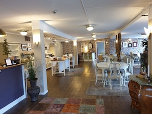 Free daily buffet breakfast  - Grenna Hotell (Gränna)