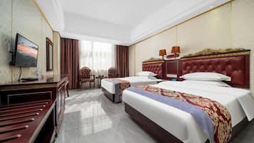 Minibar, in-room safe, alarm clocks