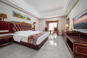 Minibar, in-room safe, alarm clocks