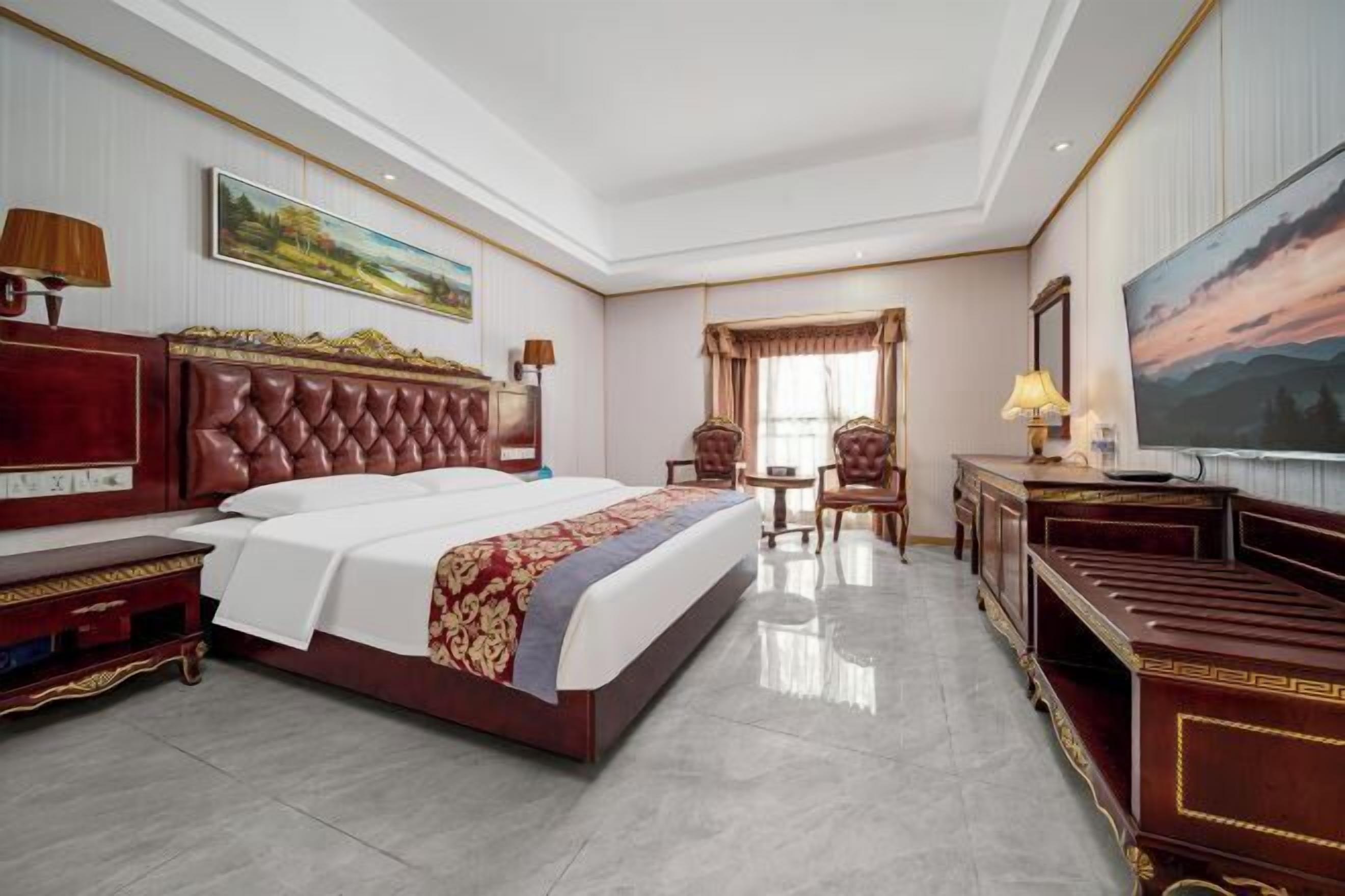 Minibar, in-room safe, alarm clocks