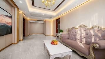 Minibar, värdeförvaringsskåp på rummet och väckarklockor