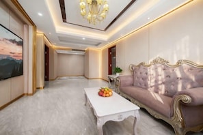 Minibar, in-room safe, alarm clocks