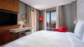 Suite presidencial, Terraza | Edredón, camas Select Comfort y minibar