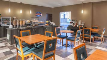 Termasuk sarapan layan diri setiap hari