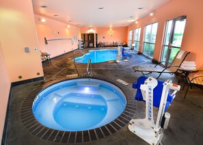 Indoor spa tub - Baymont by Wyndham Grand Forks (Grand Forks)