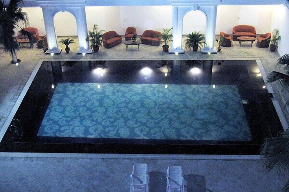 Hotel Ritz Plaza
