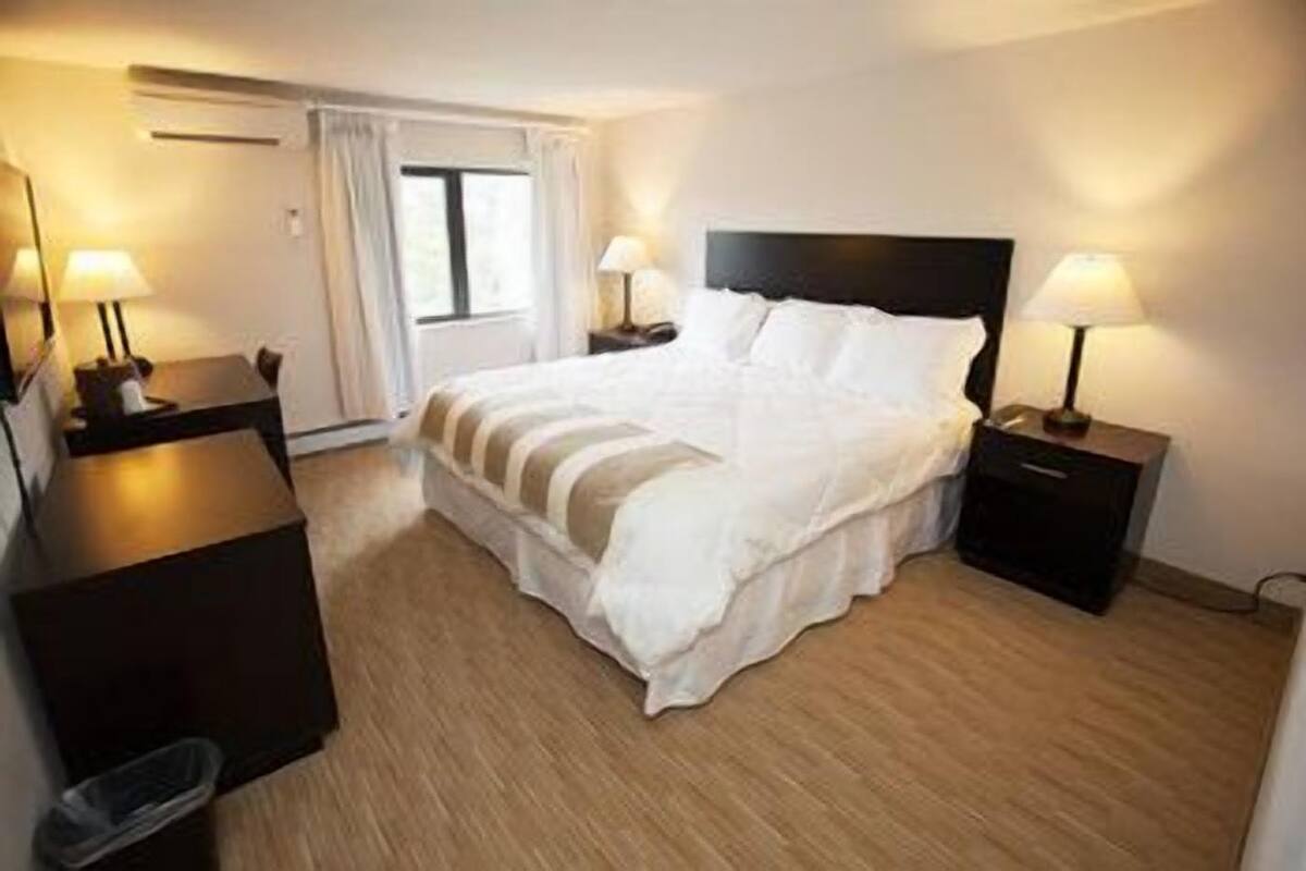 Ropa de cama de alta calidad y escritorio
