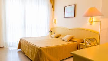 Een kluis op de kamer, een bureau, gratis babybedden, gratis wifi