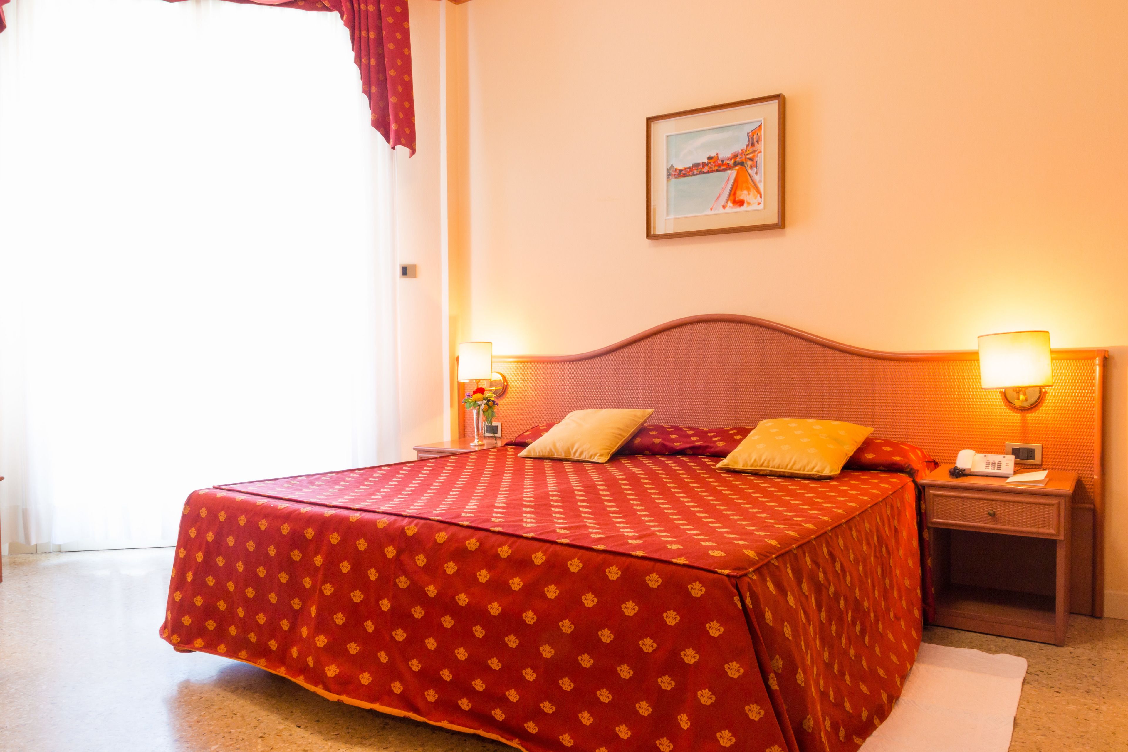 quadruple room | in-room safe, desk, free cots/infant beds, free wifi