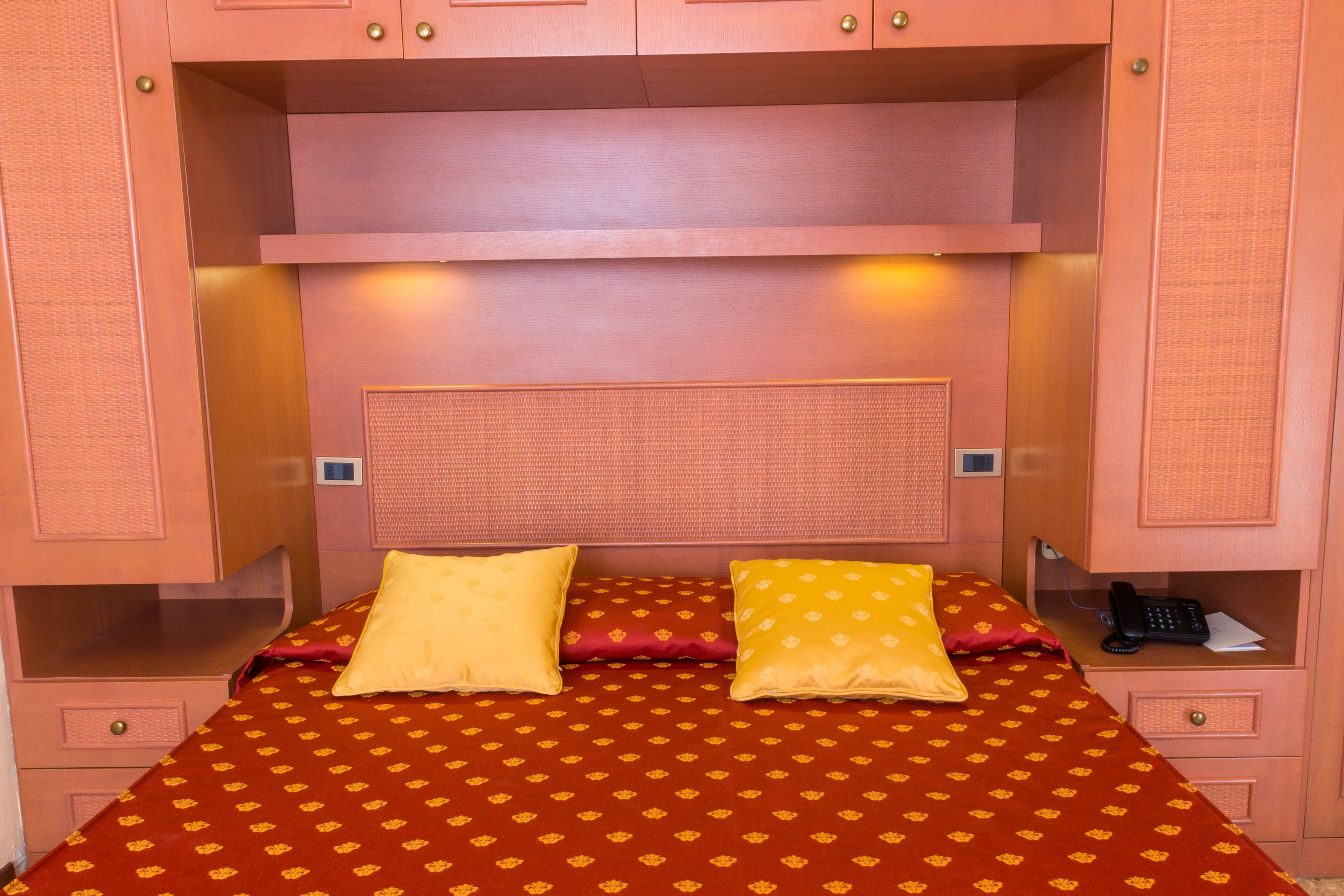 quadruple room | in-room safe, desk, free cots/infant beds, free wifi