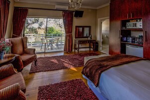 Habitación ejecutiva doble, balcón | Ropa de cama de alta calidad y wifi gratis