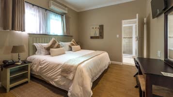 Family Room, Balcony | Premium bedding, free WiFi