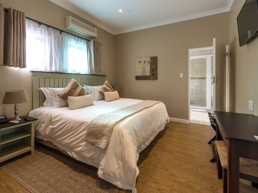 Premium bedding, free WiFi
