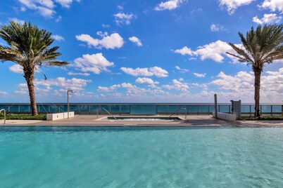 Dharma Home Suites Miami at Monte Carlo